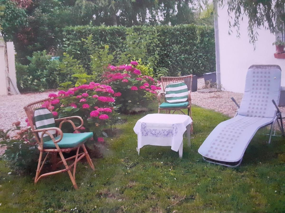 Peti Kaz Hotel Saint-Seurin-sur-l'Isle Екстериор снимка